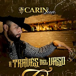 A través del vaso