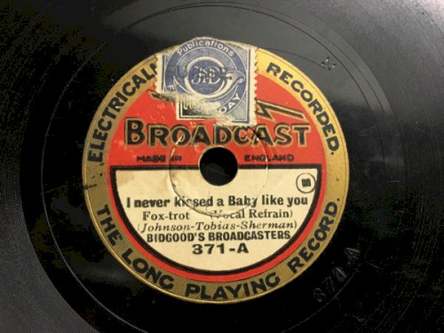 I Never Kissed a Baby Like You / The Song I Love