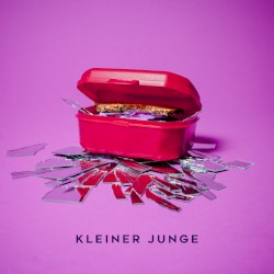 Kleiner Junge