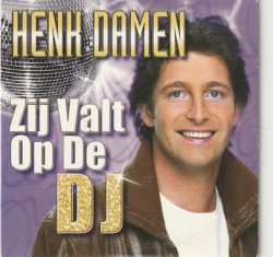 Zij valt op de DJ
