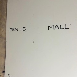 PEN I S MALL