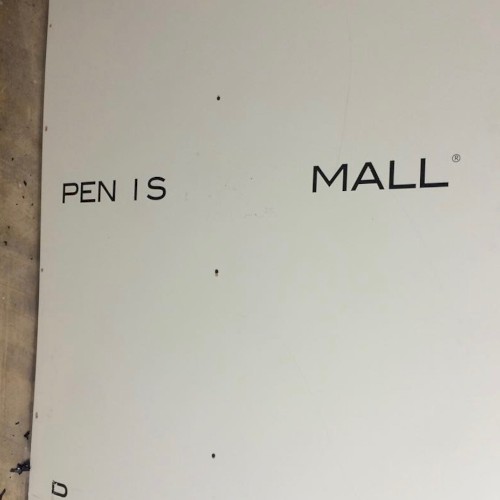 PEN I S MALL