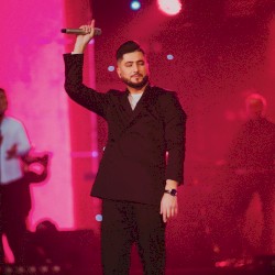 Sen gelmez oldun (live in Almaty)