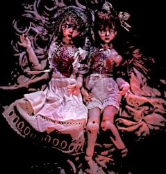 cream / devious