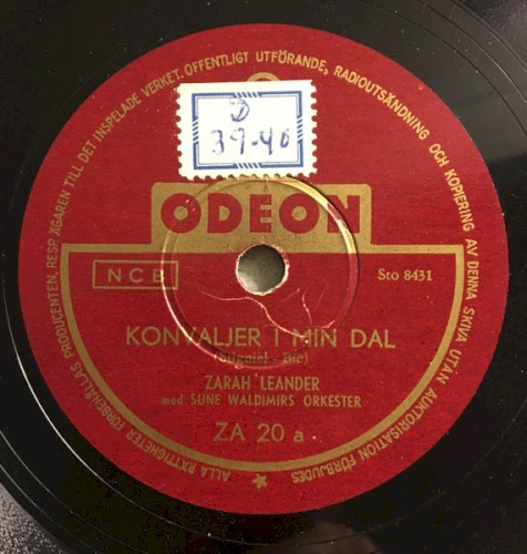 Konvaljer i min dal / Serenata