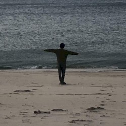 二月 (We Felt the Sea)