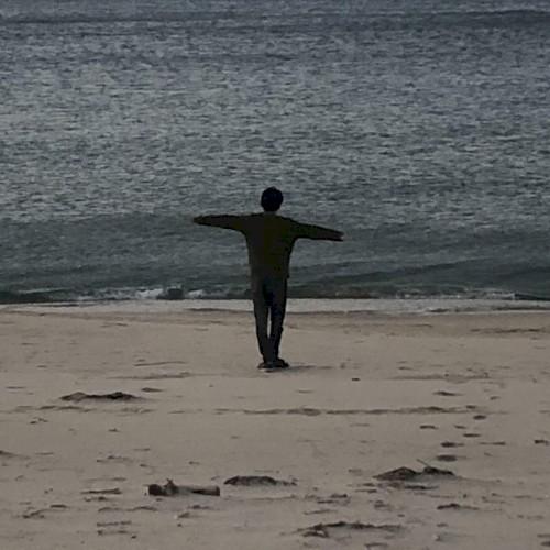 二月 (We Felt the Sea)