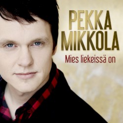 Mies liekeissä on