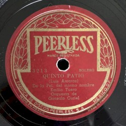 Quinto patio / Viajera