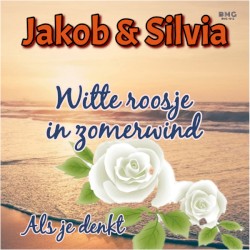 Witte roosje in zomerwind