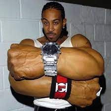 2 BALLED FIST (ANAKARIS) #LAIREDACRIS