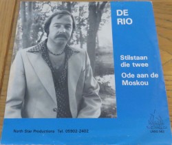 Stil staan die twee