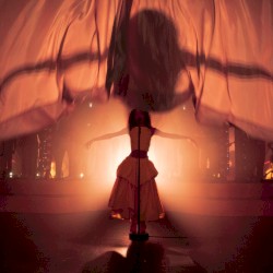 Touching Toes (live at Eventim Apollo)