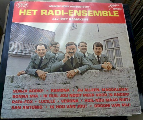 Johnny Hoes presenteert: Het Radi-Ensemble