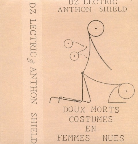 Doux Morts Costumés En Femmes Nues
