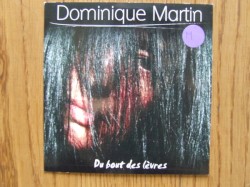 Du bout des lèvres