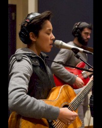 Kina Grannis Folkadelphia Session 10-26-2014