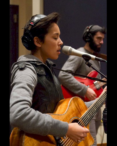 Kina Grannis Folkadelphia Session 10-26-2014