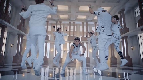 WOW (Dance Version)