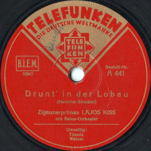 Drunt’ in der Lobau / Titania