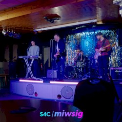 Adar Y Nefoedd (Sesiwn Byw 3 Cân – S4C Miwsig)