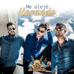 Me alejé llorando