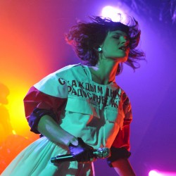Trustful Hands (live at l’Olympia, Paris)