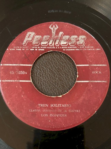 Tren solitario / Colina azul