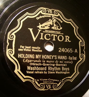 Holding My Honey's Hand / Hummin' to Myself