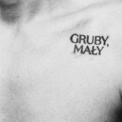 Gruby, mały