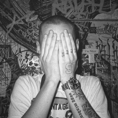 EGY/KETTŐ