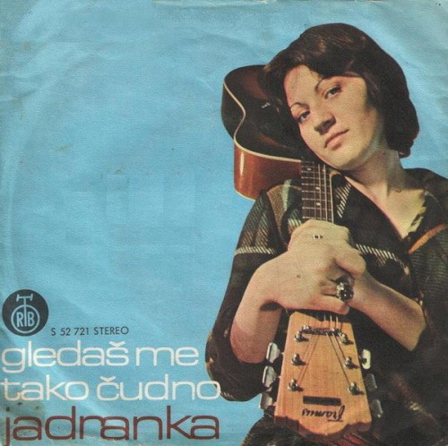 Gledaš Me Tako Čudno