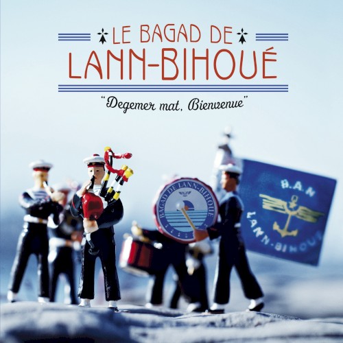 Degemer mat, Bienvenue