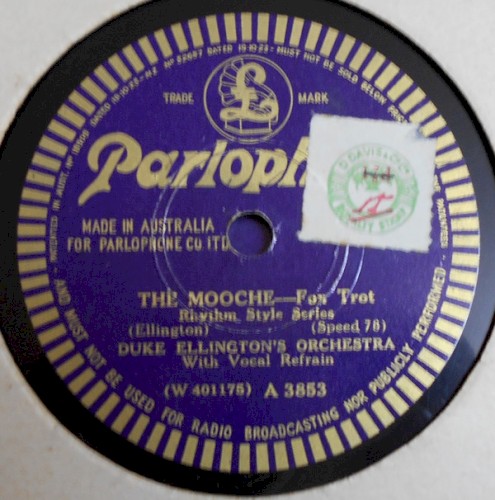 The Mooche / Sweet Chariot