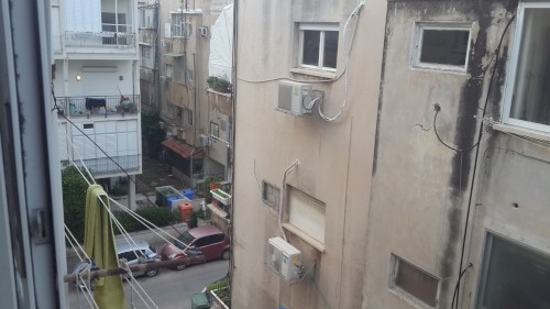 לא מיועד להאזנה