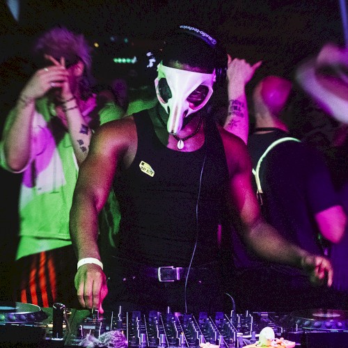 Groovy Techno & Rave Mix in New York City: shekdash