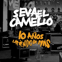 10 años, latiendo de más (En Vivo)