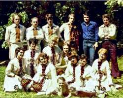 Співають “Гуцулочки”
