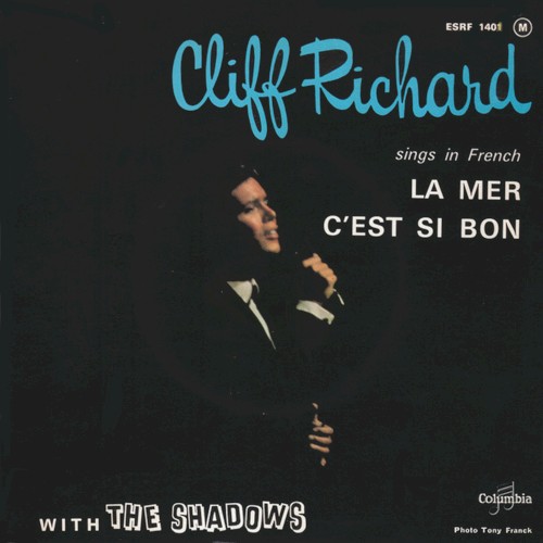 Sings in French