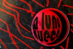 La luna hueca