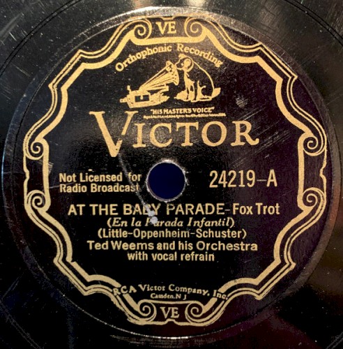 At the Baby Parade / The Old Kitchen Kettle