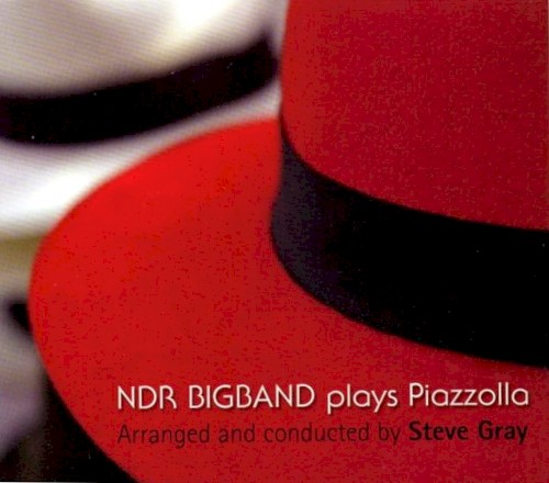 Plays Piazzolla