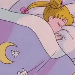 青いベッド