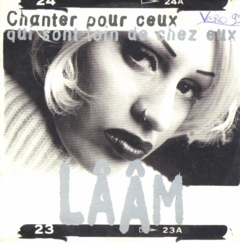 Chanter pour ceux qui sont loin de chez eux