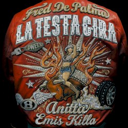 La testa gira