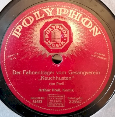 Der Fahnenträger vom Gesangverein "Keuchhusten" / Die Mellmer’n beim Großreenemachen