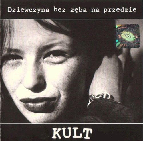 Dziewczyna bez zęba na przedzie