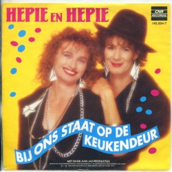 Bij ons staat op de keukendeur / Winnie Winnie