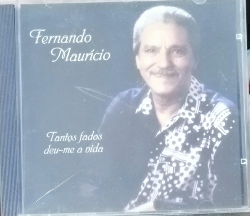 Tantos fados deu-me a vida