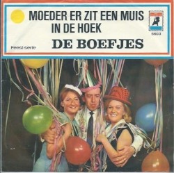 Moeder er zit een muis in de hoek